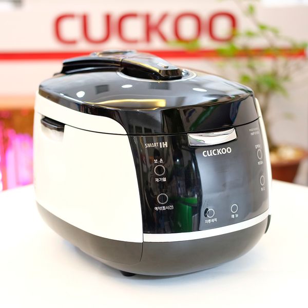 Nồi cơm điện cao tần áp suất Cuckoo CRP-HMF1070SB 1.8L