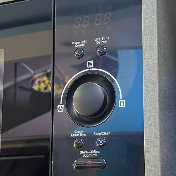 Lò vi sóng Malloca MW 927S