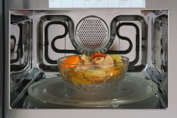 Lò vi sóng có nướng Panasonic NN-CT66MBYUE 27 lít 1.400W