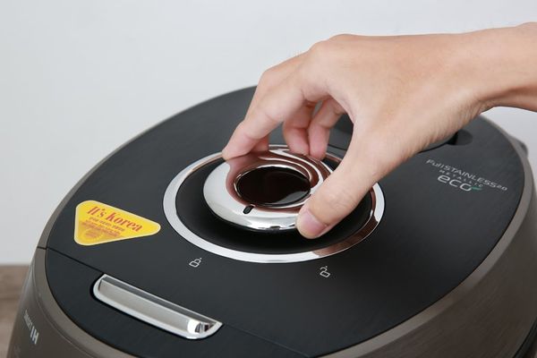 Nồi cơm điện cao tần áp suất Cuckoo CRP-CHSS1009FN 1.8L