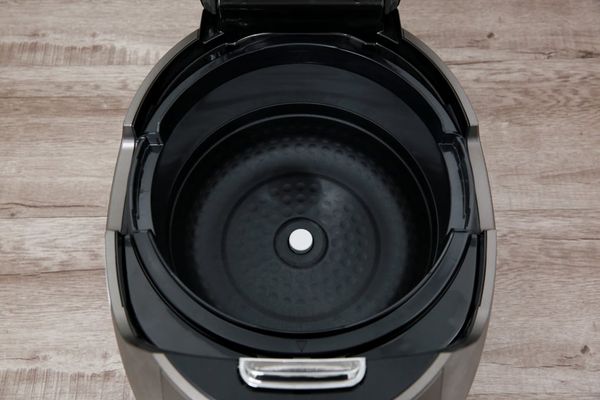 Nồi cơm điện cao tần áp suất Cuckoo CRP-CHSS1009FN 1.8L