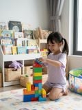  Bộ cộc tay bé gái chấm bi Lá Homewear LC03, bộ đùi cho bé vải Lyocell Cotton quần short năng động 