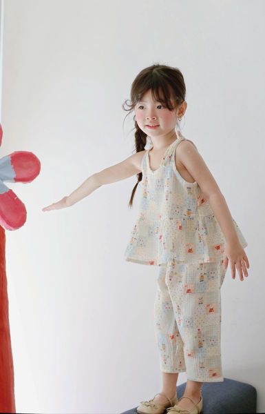  Bộ hai dây bé gái quần lửng xô muslin Lá Homewear A279, bộ đồ hè bé gái mát nhẹ dễ thương áo dây xòe quần suông 
