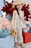  Bộ hai dây bé gái quần lửng xô muslin Lá Homewear A279, bộ đồ hè bé gái mát nhẹ dễ thương áo dây xòe quần suông 