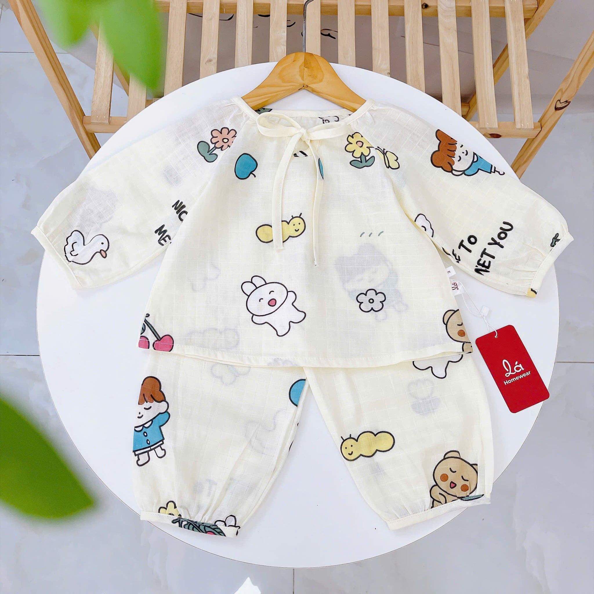  Pijama bé gái xô cotton Lá Homewear XCL18, đồ bộ dài tay cho bé cột nơ quần bo mặc ngủ mềm mát 