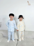  Pijama bé trai bé gái tay dài xô muslin Áo Lá Homewear A109, đồ ngủ bé trai xô đũi cổ tròn caro hình thú 