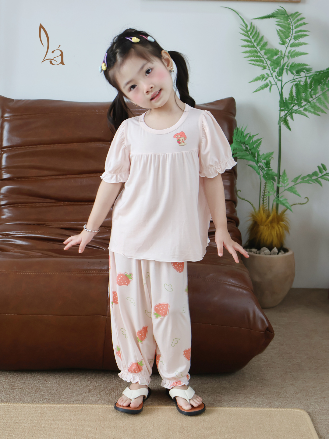  Bộ tay ngắn quần dài bé gái 95% sợi sồi Modal Ice Cool Lá Homewear A310, đồ ngủ cộc tay cho bé quần bí dễ thương melody 