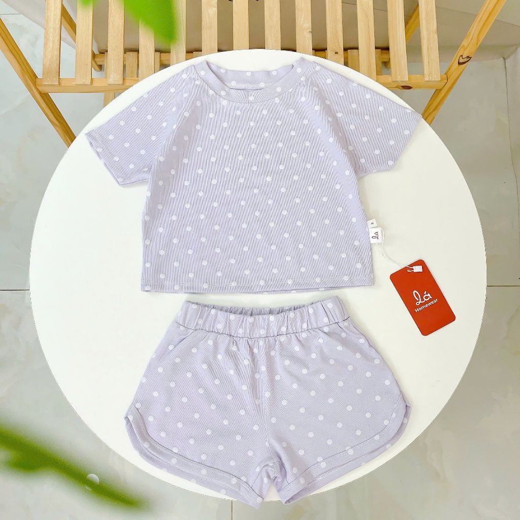  Bộ cộc tay bé gái chấm bi Lá Homewear LC03, bộ đùi cho bé vải Lyocell Cotton quần short năng động 