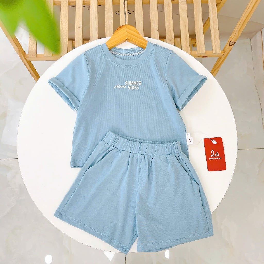  Bộ cộc tay bé trai Lá Homewear LC01, bộ đùi cho bé vải Lyocell Cotton in hình tay vắn năng động 
