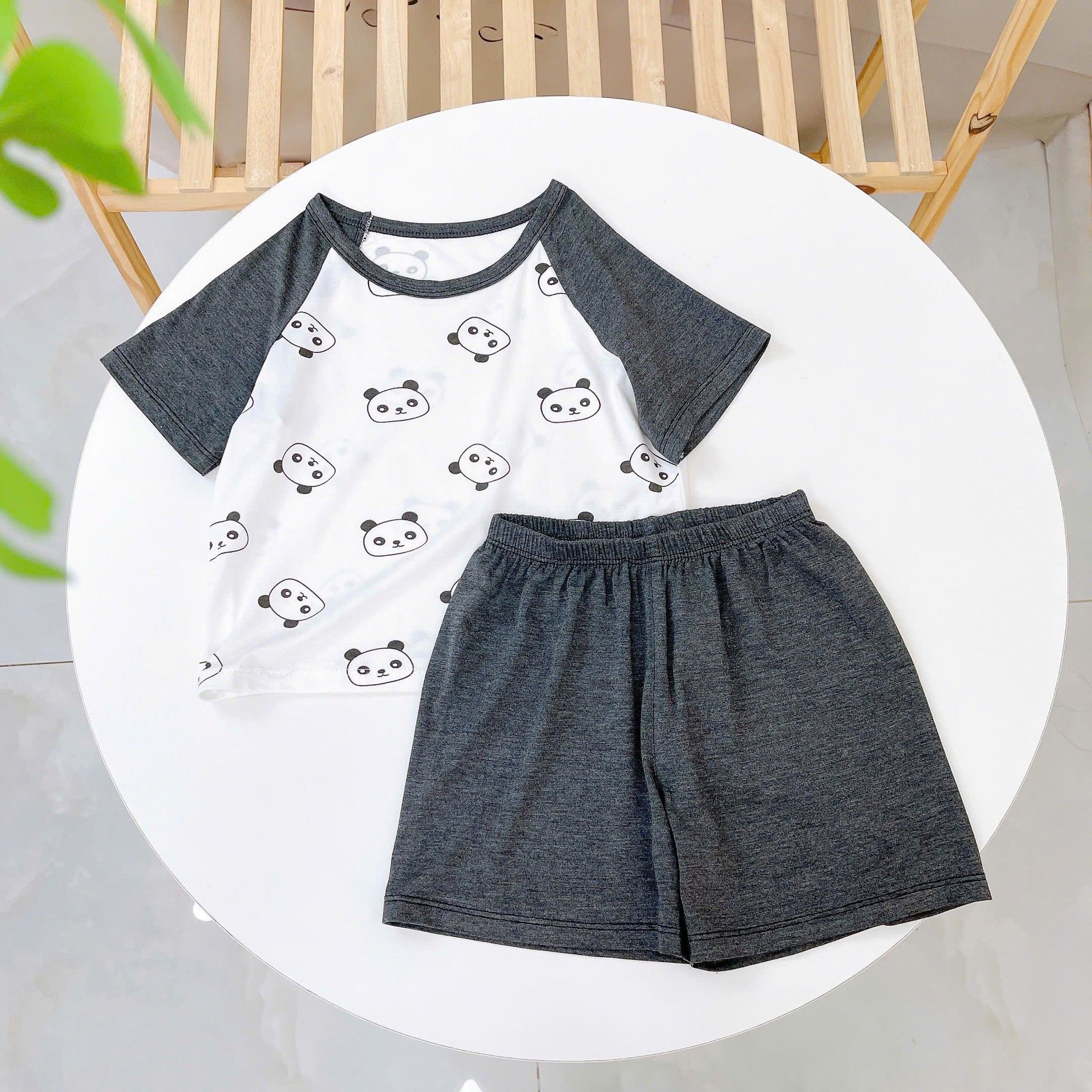  Bộ đùi bé trai 95% sợi sồi Modal Ice Cool Lá Homewear A324, đồ bộ bé trai cộc tay raglan phối hình xe gấu trúc mát 