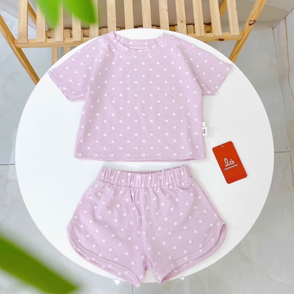  Bộ cộc tay bé gái chấm bi Lá Homewear LC03, bộ đùi cho bé vải Lyocell Cotton quần short năng động 