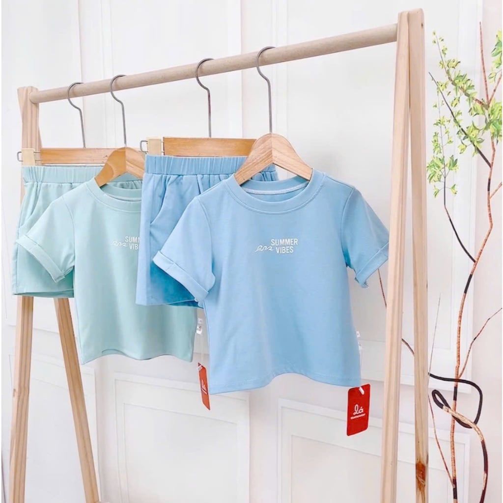  Bộ cộc tay bé trai Lá Homewear LC01, bộ đùi cho bé vải Lyocell Cotton in hình tay vắn năng động 
