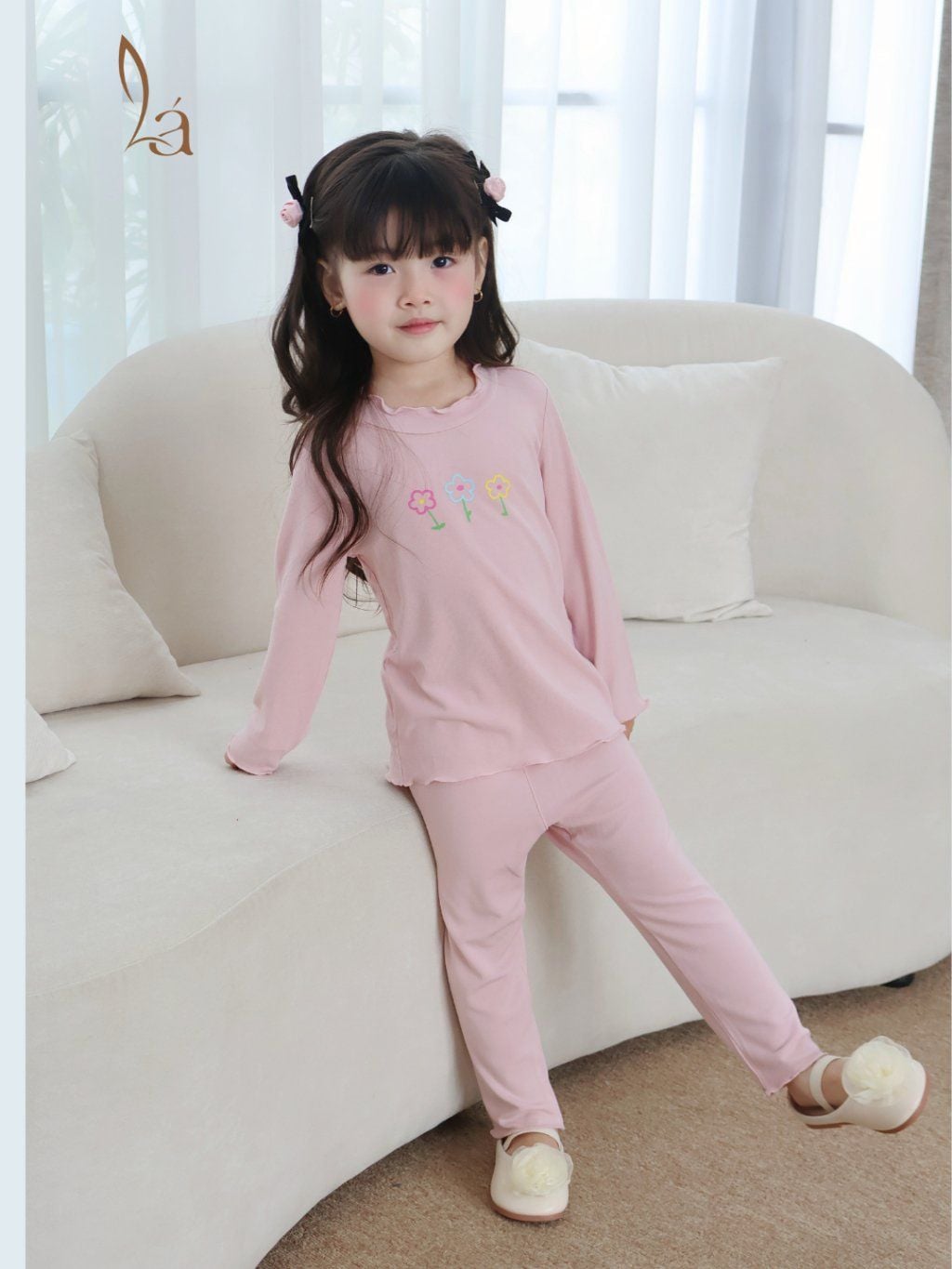  Bộ dài tay cho bé gái Lá Homewear A353, đồ mặc ngủ bé gái vải rayon mềm êm co giãn thấm hút hình hoa 