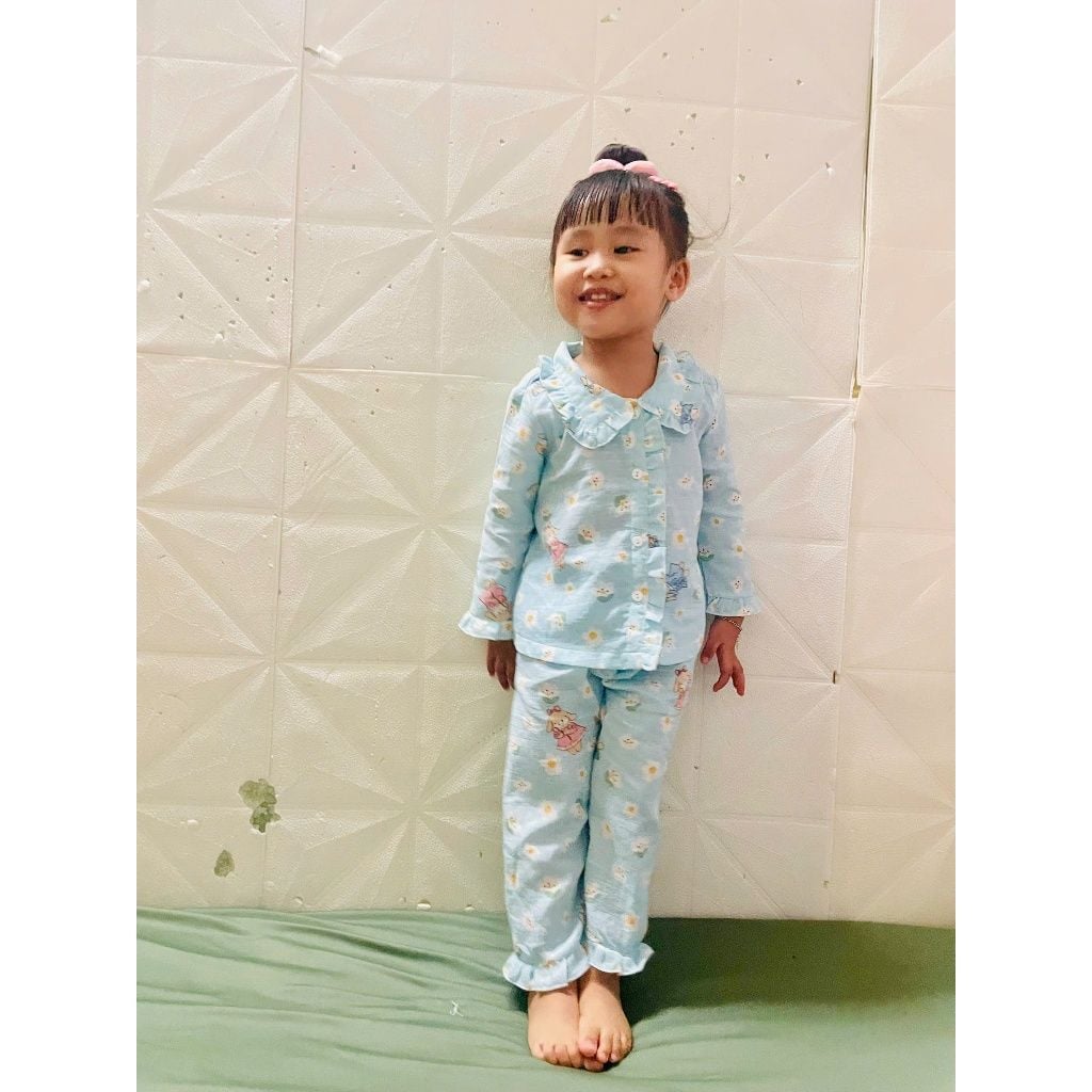  Pijama bé gái xô cotton Lá Homewear A346, bộ dài tay bé gái cổ bèo dễ thương, bộ ngủ mát trẻ em gái 