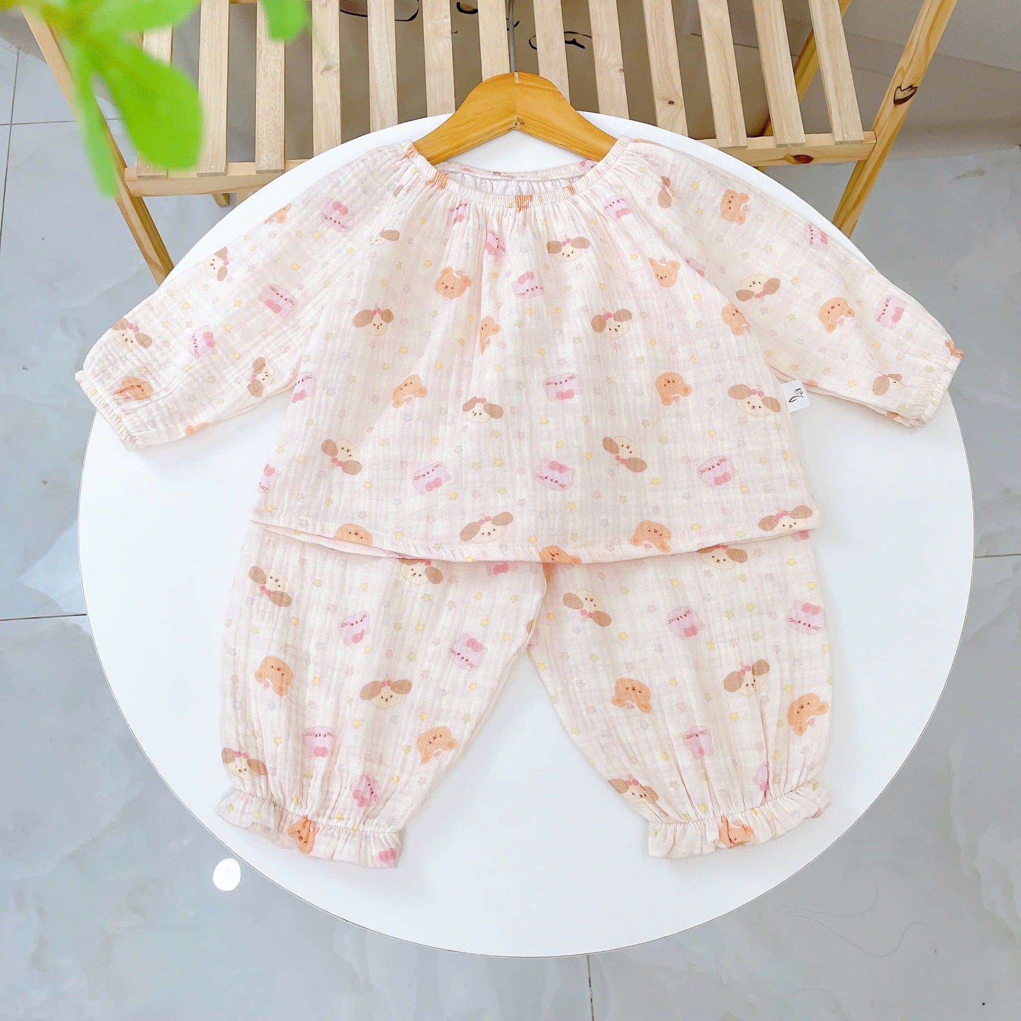  Pijama cho bé gái Lá Homewear A299 xô muslin nhẹ mát, đồ bộ dài tay cho bé cổ chun đính nơ xinh xắn 