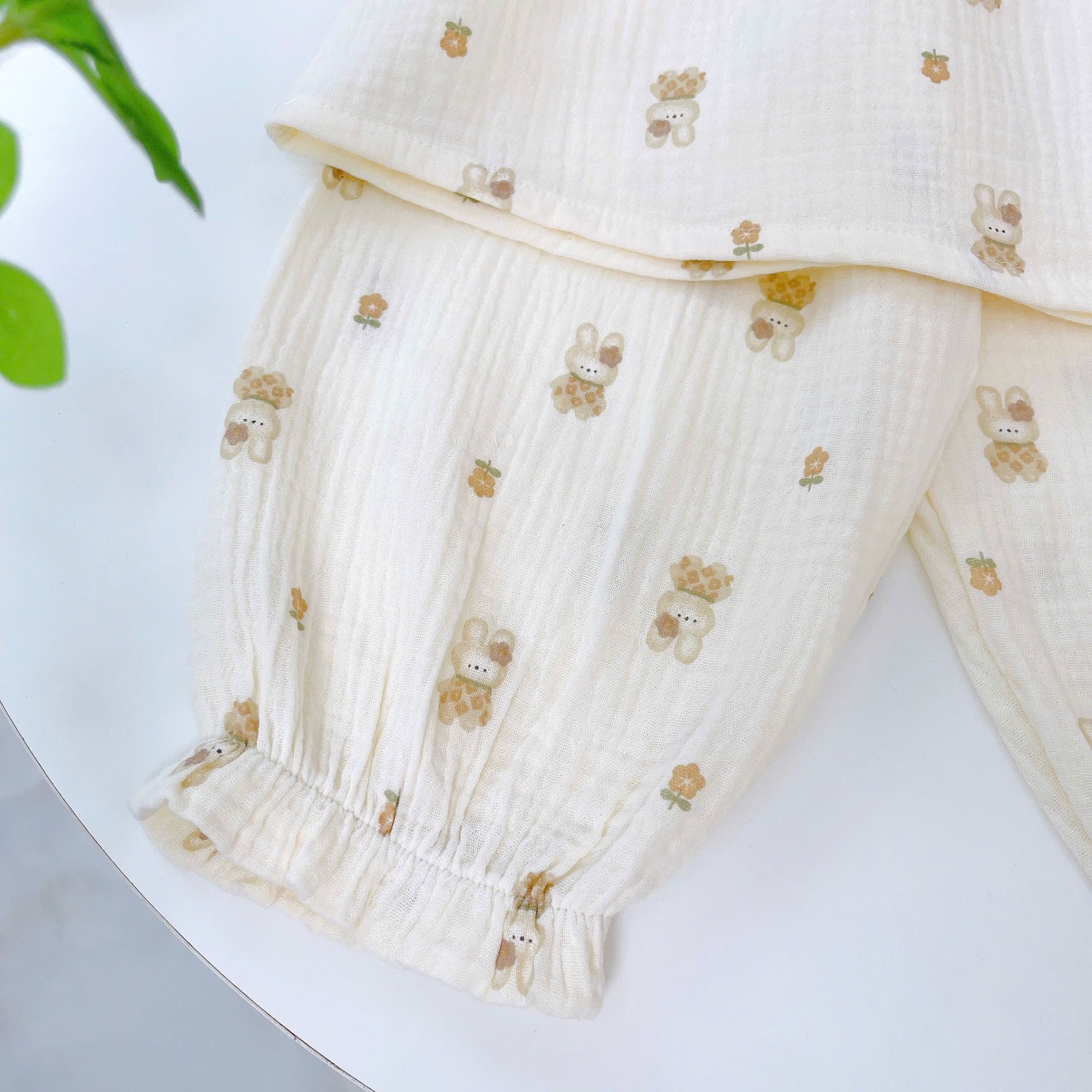  Pijama cho bé gái Lá Homewear A299 xô muslin nhẹ mát, đồ bộ dài tay cho bé cổ chun đính nơ xinh xắn 