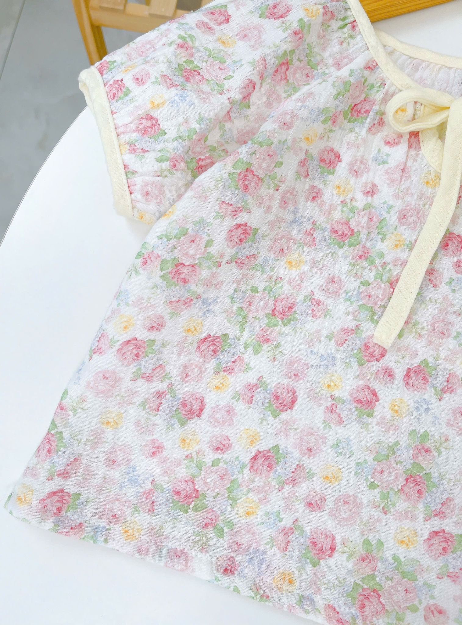  Bộ tay ngắn quần dài bé gái xô muslin Lá Homewear A280, đồ ngủ cộc tay cho bé hoa nhí 