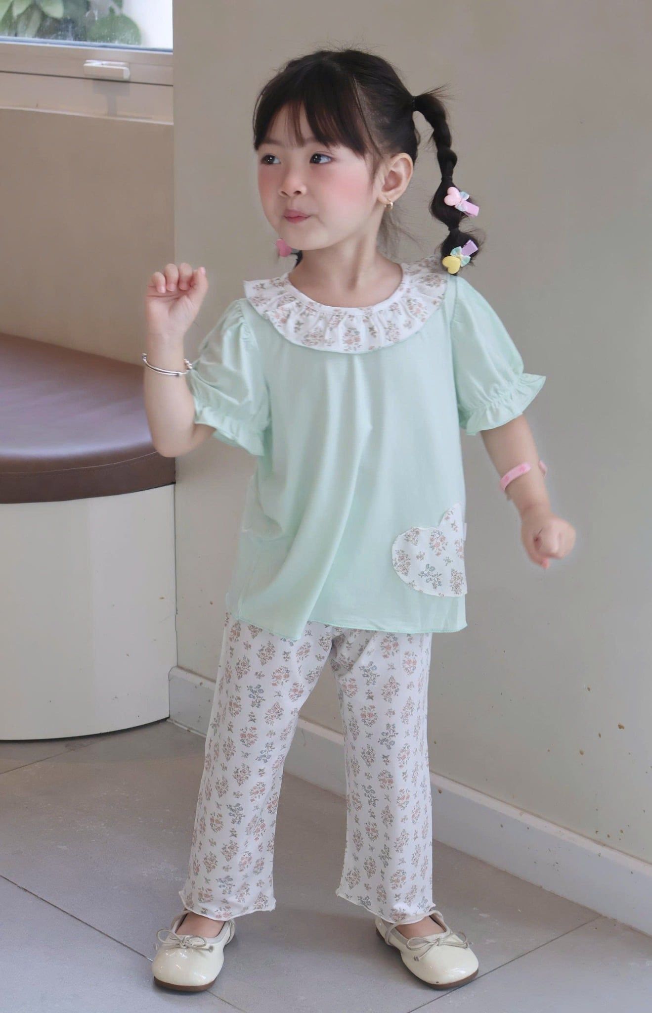  Bộ tay ngắn quần dài cho bé gái 95% sợi sồi Modal Ice Cool Lá Homewear A332, đồ ngủ cộc tay hoa nhí dễ thương 