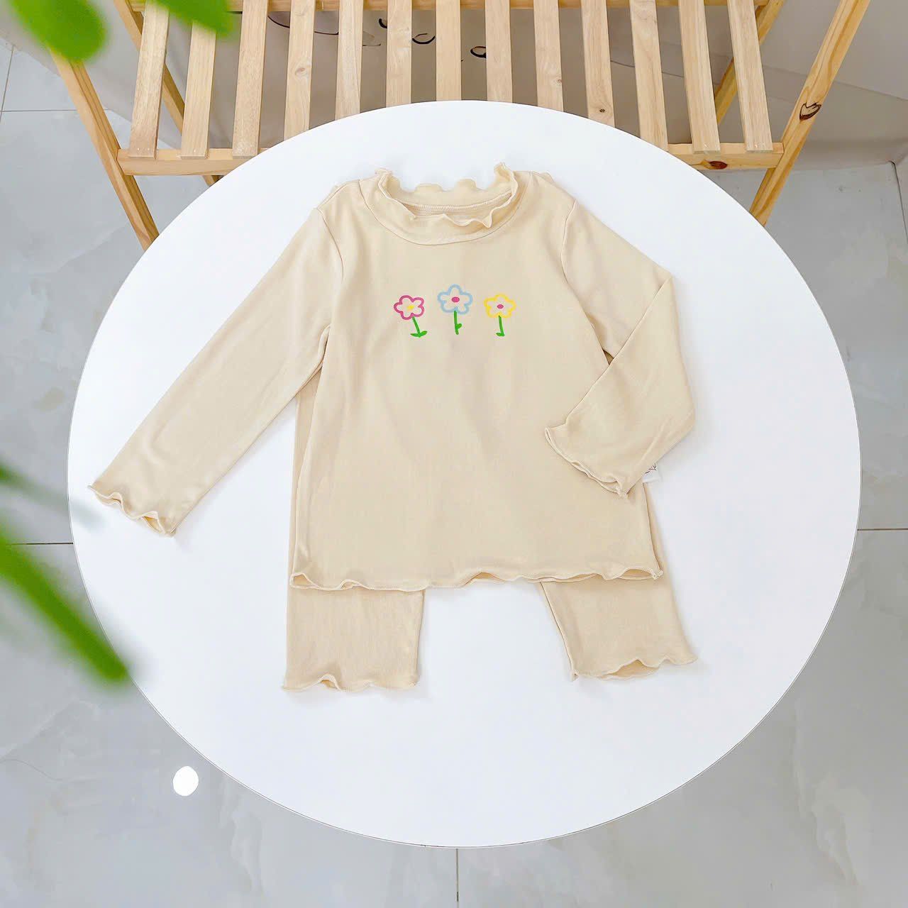  Bộ dài tay cho bé gái Lá Homewear A353, đồ mặc ngủ bé gái vải rayon mềm êm co giãn thấm hút hình hoa 