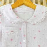  Đồ ngủ cho bé gái tay ngắn quần dài xô muslin Lá Homewear A319, pijama cổ sen viền ren hoa nhí xinh 