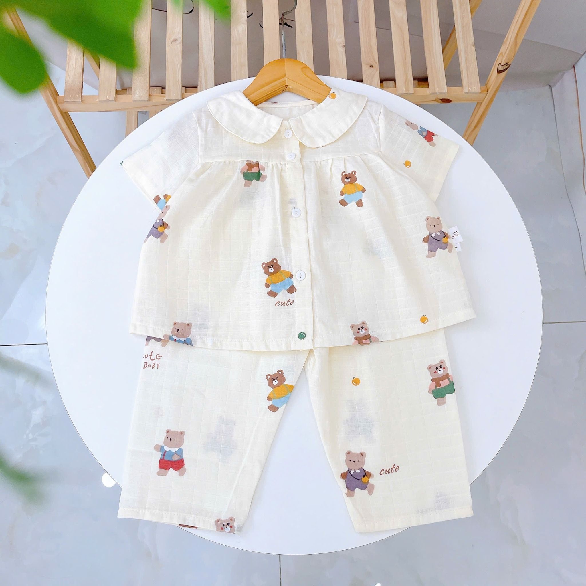  Pijama cho bé gái tay ngắn quần dài vải xô cotton Lá Homewear A378, đồ bộ xô bé gái babydoll họa tiết dễ thương 