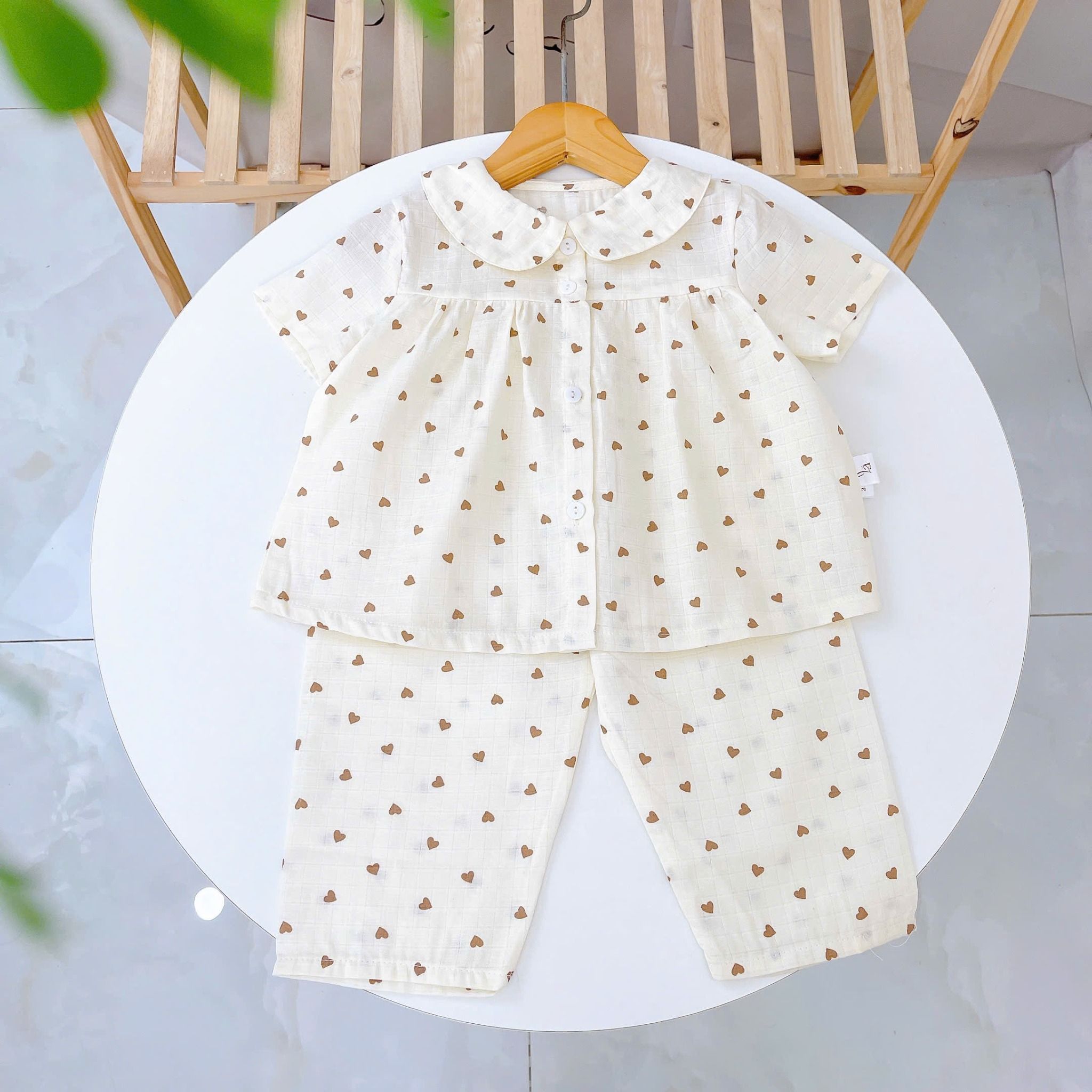  Pijama cho bé gái tay ngắn quần dài vải xô cotton Lá Homewear A378, đồ bộ xô bé gái babydoll họa tiết dễ thương 