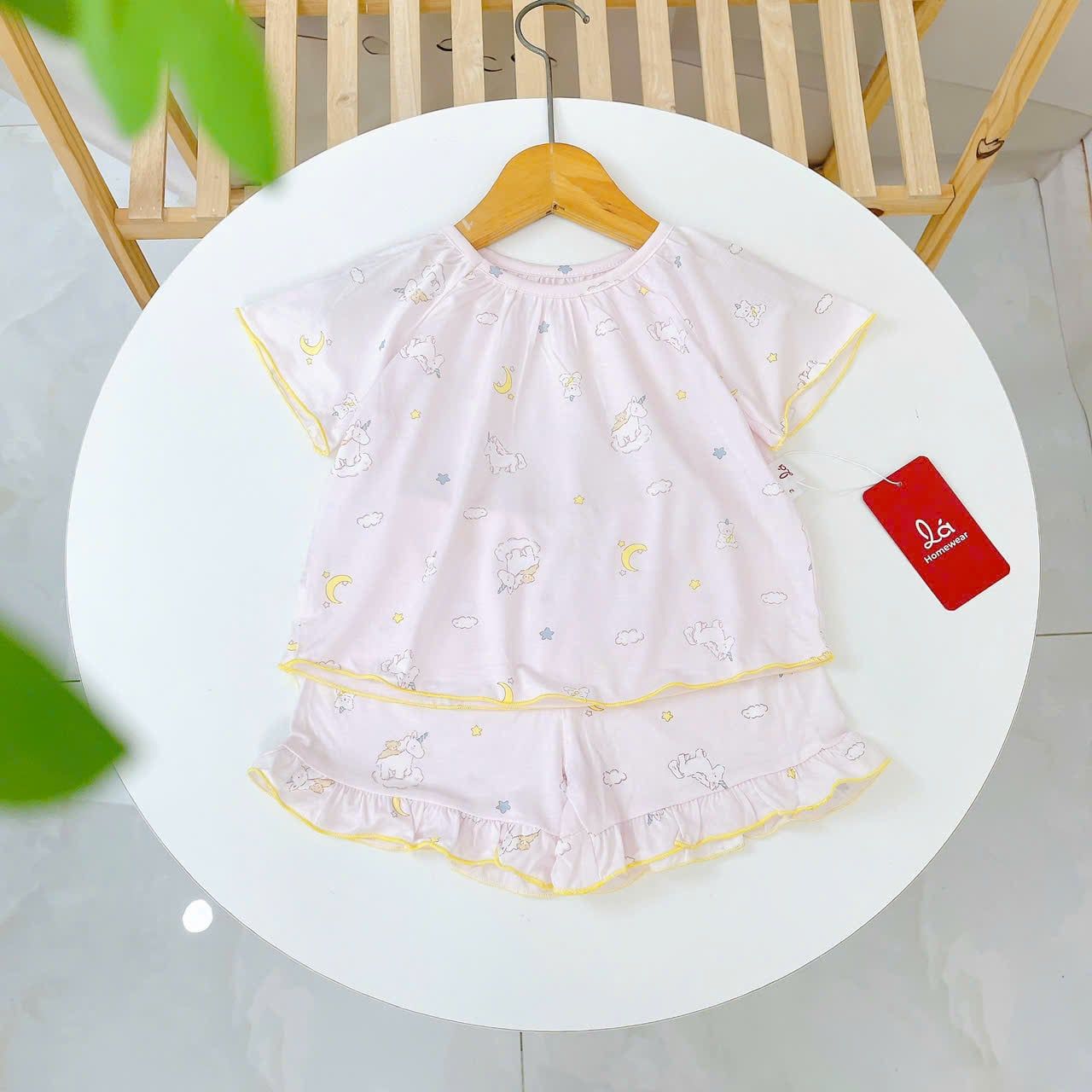  Bộ cộc tay bé gái Lá Homewear A395, bộ đùi cho bé gái vải tencel lycra mềm mỏng mát 