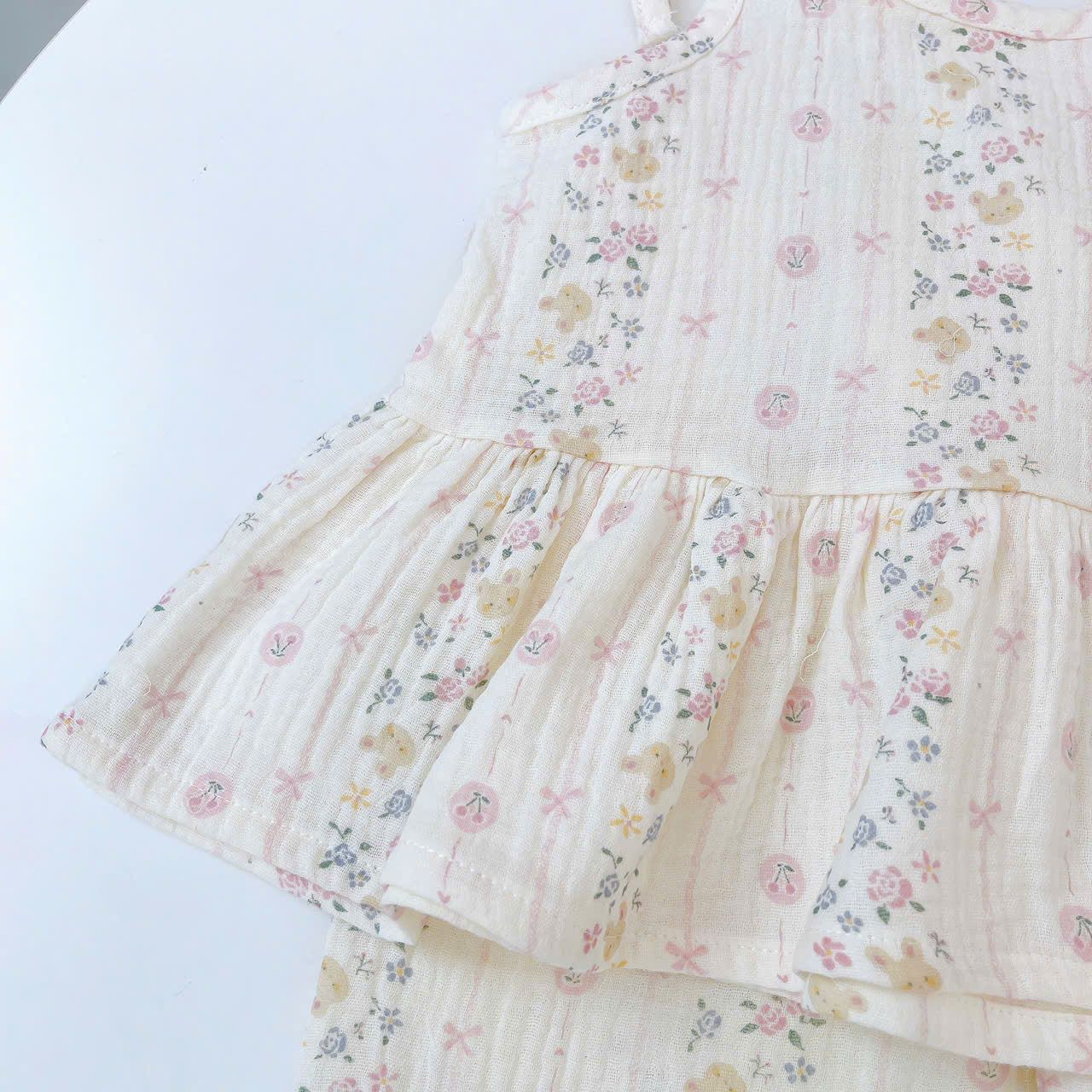  Bộ hai dây bé gái quần lửng xô muslin Lá Homewear A279, bộ đồ hè bé gái mát nhẹ dễ thương áo dây xòe quần suông 