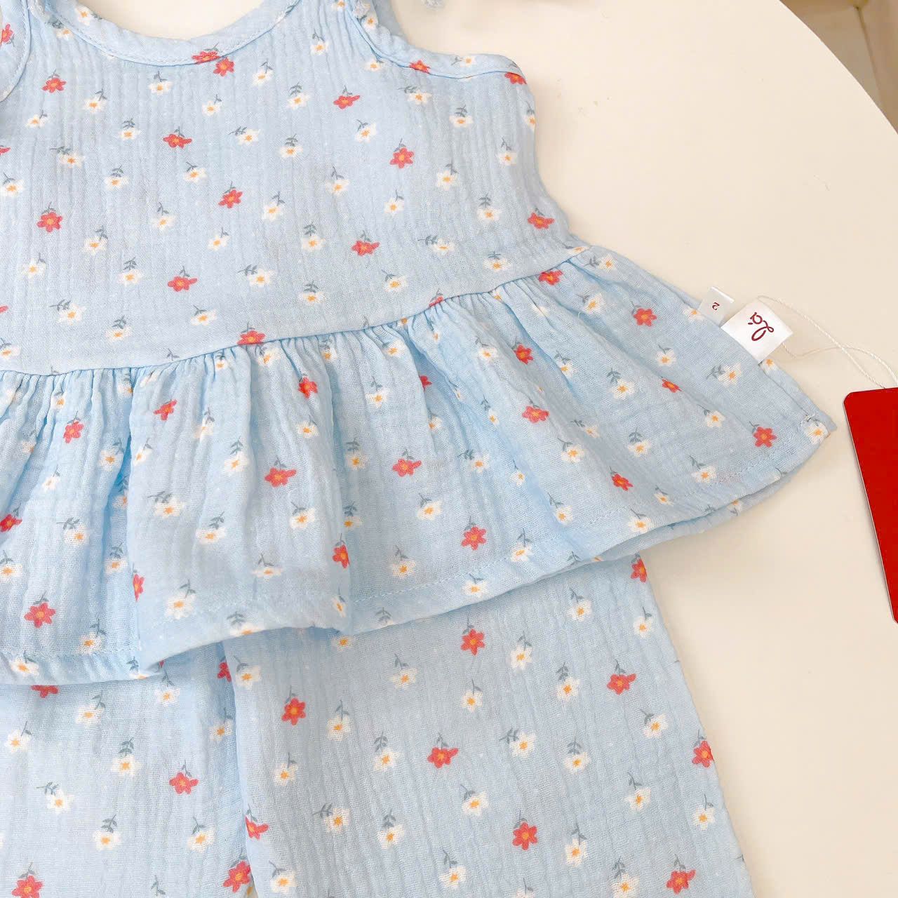  Bộ hai dây bé gái quần lửng xô muslin Lá Homewear A279, bộ đồ hè bé gái mát nhẹ dễ thương áo dây xòe quần suông 