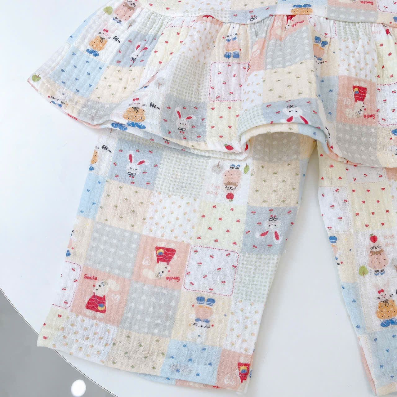  Bộ hai dây bé gái quần lửng xô muslin Lá Homewear A279, bộ đồ hè bé gái mát nhẹ dễ thương áo dây xòe quần suông 