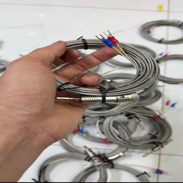 Đầu dò CAN K dạng khoen cài ren M12