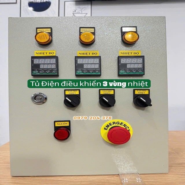Tủ Điện Điều Khiển 3 vùng nhiệt bù nhiệt cho năng lượng mặt trời