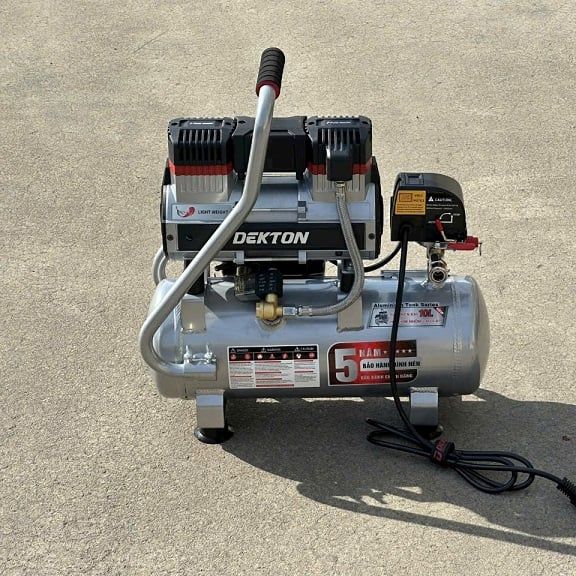 Máy Nén Khí Không Dầu Dekton DK-AC2910PROMAX Bình Hợp Kim 10L
