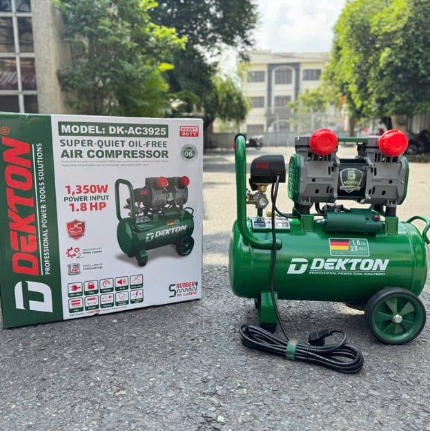 Máy Nén Khí Không Dầu Dekton DK-AC3925 Bình 23L 1.8HP 8 Bar Xanh