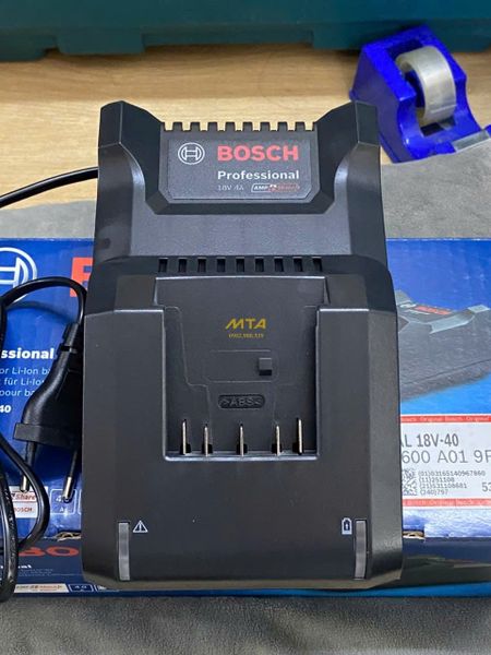 Sạc Nhanh GAL 18V-40 Bosch