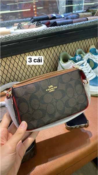  TÚI COACH NOLITA 19 MONO NÂU ĐẬM VIỀN ĐỎ 