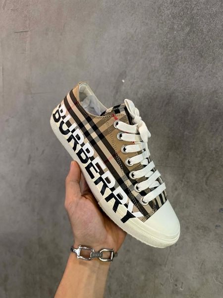  GIÀY BURBERRY CARO 