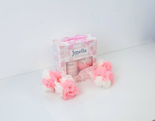  ( Hộp không bao gồm sữa tắm) Jmella Set Hộp Quà Tặng Jmella Làm Quà Tặng Với Thiết Kế Sang Trọng Và Màu Hồng Tươi Mát ( Hộp không bao gồm sữa tắm) 