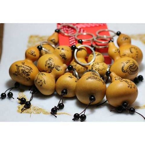 móc khóa tuổi tuất, tuổi tỵ, tuổi dần, tuổi mão, móc khóa 12 con giáp, bầu hồ lô móc khóa, hồ lô quả bầu khô, bầu hồ lô phong thủy ,dây treo bầu hồ lô, móc khóa bình an, móc khóa phong thủy