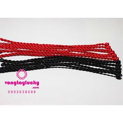 Vòng tay may mắn chỉ lụa đỏ 15K/cái có bạc Thái là 60K/cái