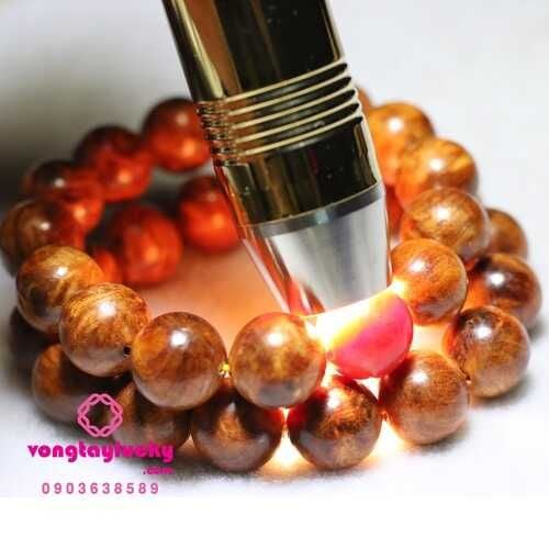 Vòng tay gỗ Huyết long Nu 12li không hồ lô