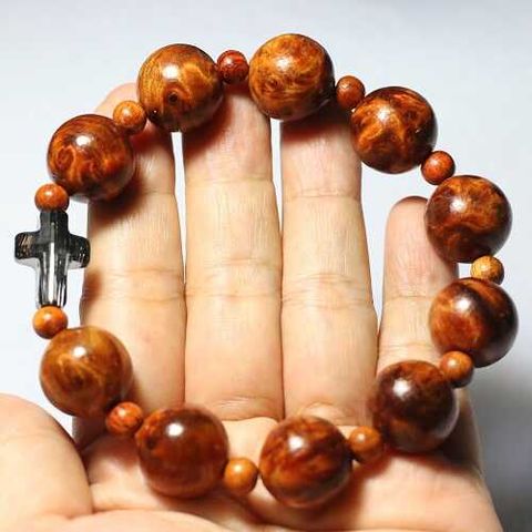 chuỗi mân côi gỗ quý, vòng tay gỗ huyết long nu, tràng hạt mân côi, chuỗi mân côi phong thủy gỗ trừ tà, vòng tay công giáo