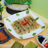  BÁNH BỘT LỌC GÓI LÁ CHUỐI 10 CÁI/KHAY 