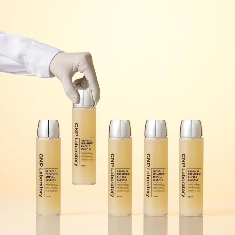  Nước Thần Keo Ong Cấp Ẩm Và Phục Hồi Da CNP Laboratory Propolis Treatment Ampule Essence 150ml 