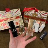  Giftset 4 Món Dior Lucky New Year Limited 2026 (1 Son Mini #720 Icone Satin + 1 Nước Hoa Mini J’adore EDP 5ml + 1 Tinh Chất Mini 5ml + 1 Túi Giấy) 
