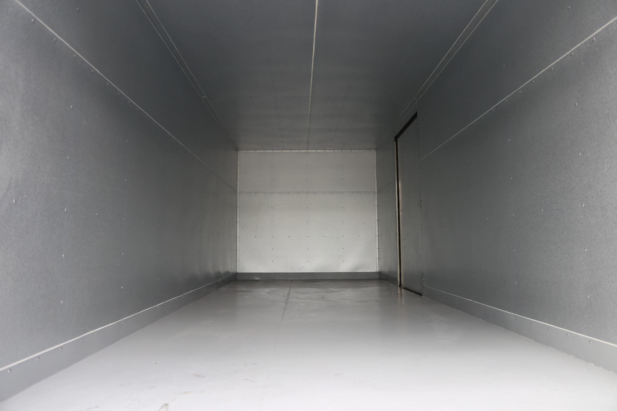 HINO XZU 720 EURO 5- Xe thùng kín 3 tấn 5