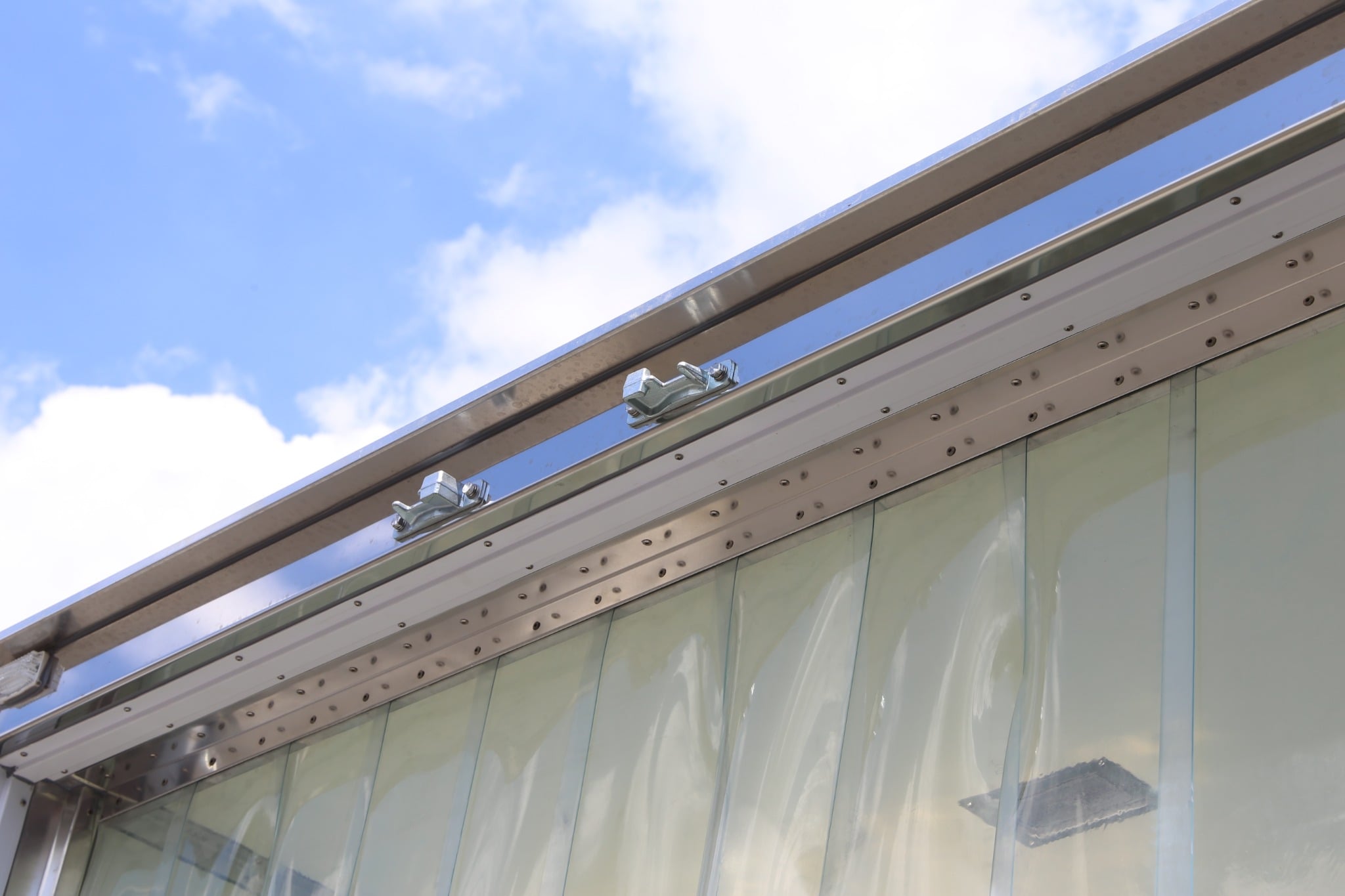 Xe đông lạnh HINO XZU720L thùng Topre tải trọng 3 tấn 4