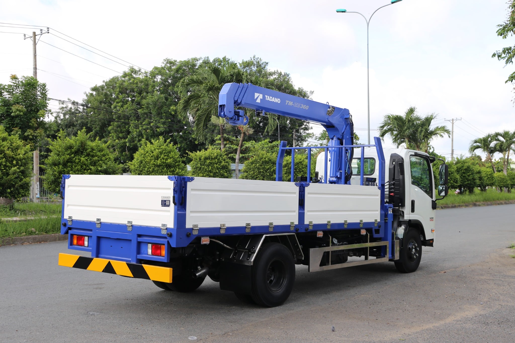 Xe tải cẩu Tadano TM-ZE364MH tải trọng 4 tấn 2