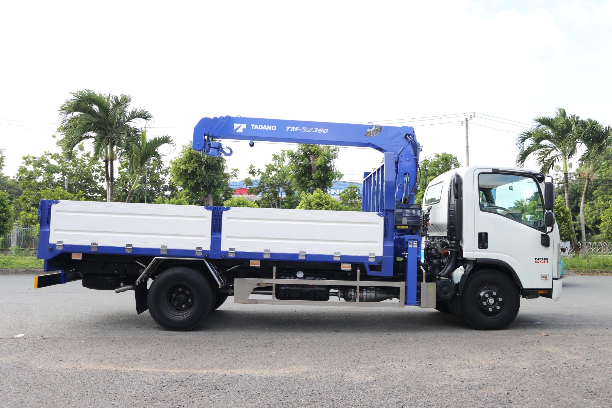 Xe tải cẩu Tadano TM-ZE364MH tải trọng 4 tấn 2