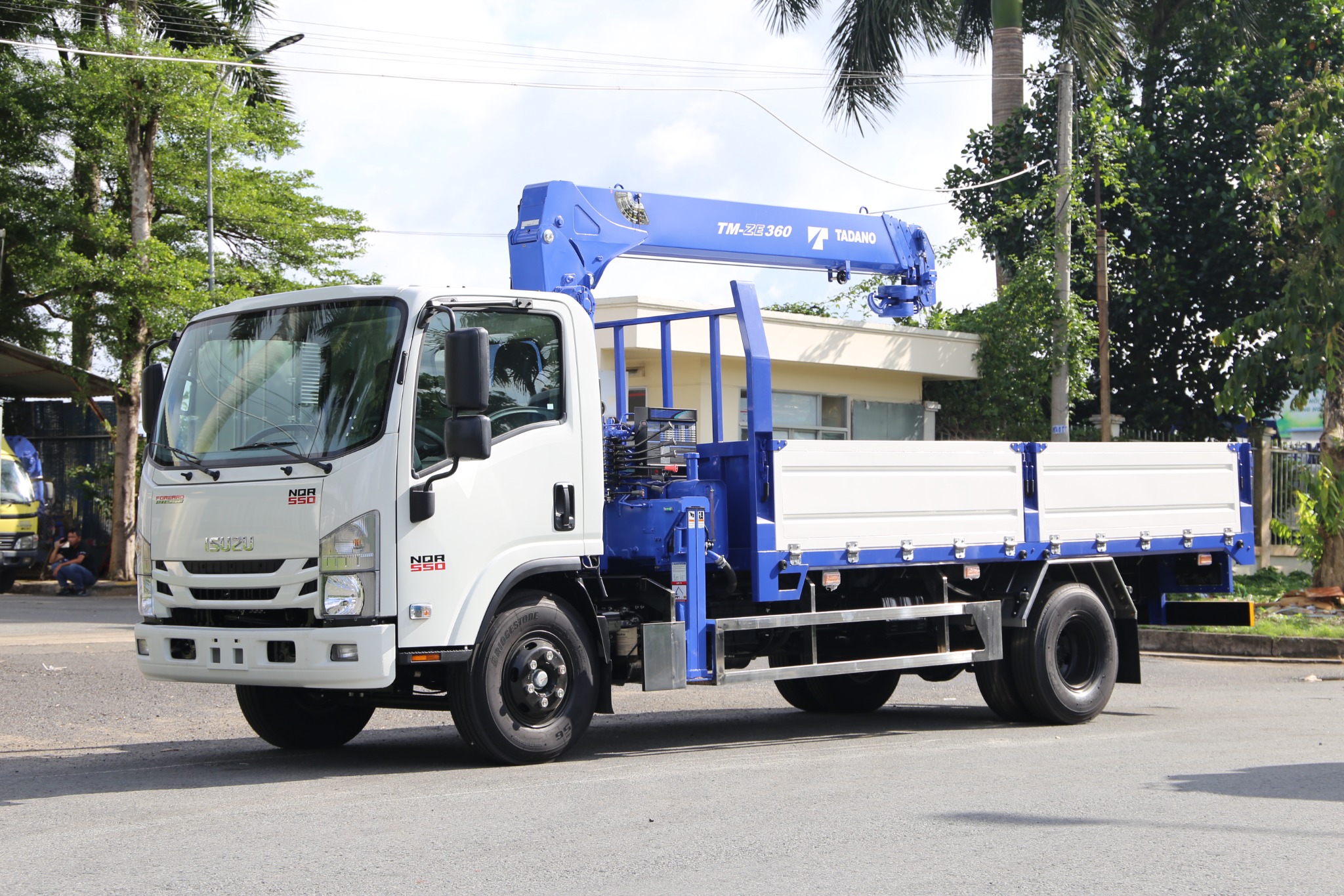 Xe tải cẩu Tadano TM-ZE364MH tải trọng 4 tấn 2